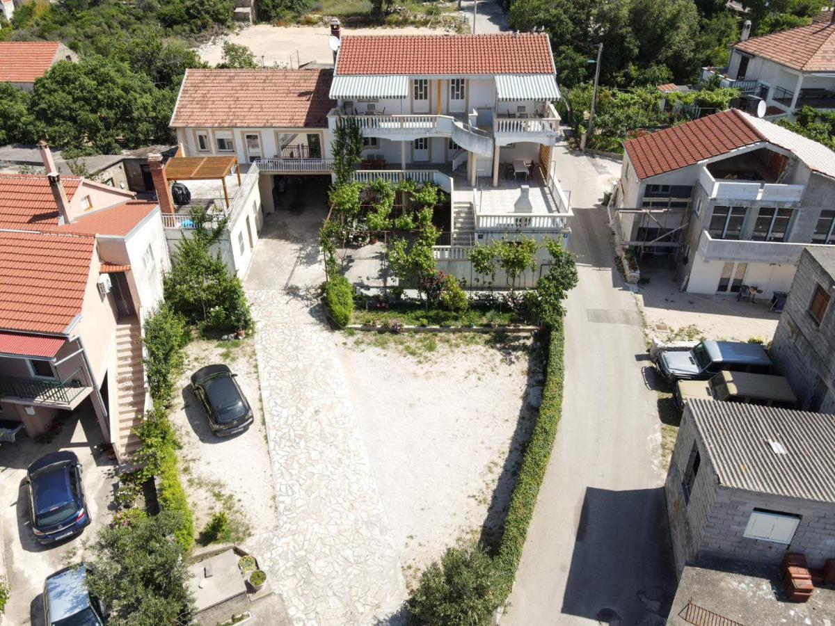 Rasin Apartments Pakostane Luaran gambar
